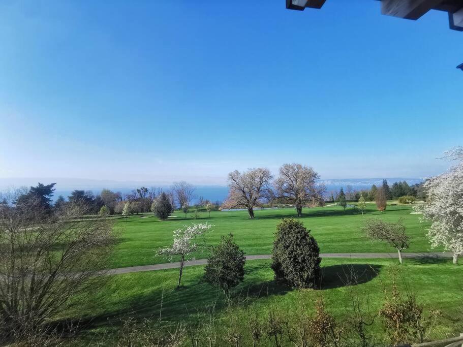 Appartement Vue Sur Le Golf Et Le Lac Leman Publier Exteriér fotografie
